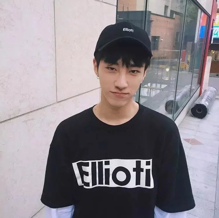 赫连婕雅策
