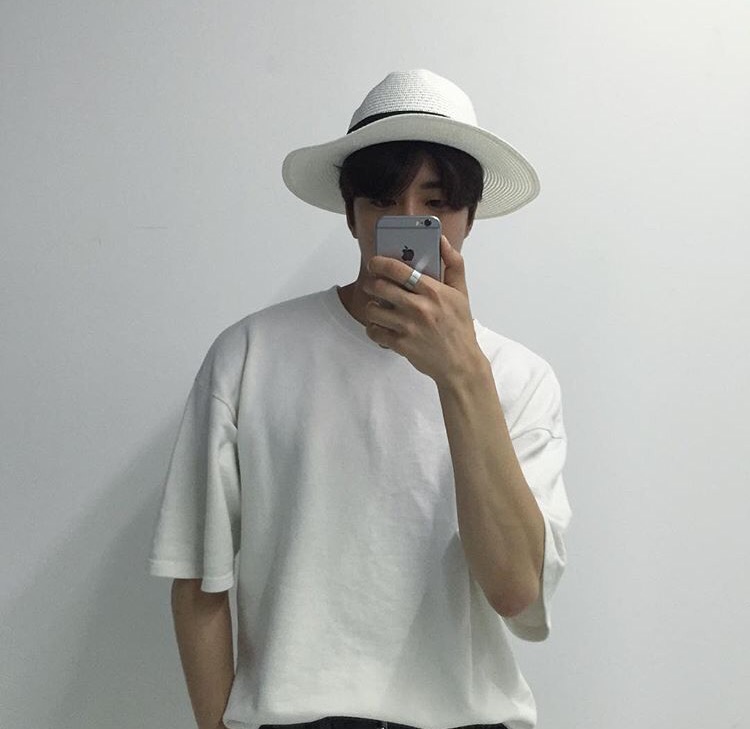 费翠峰筠
