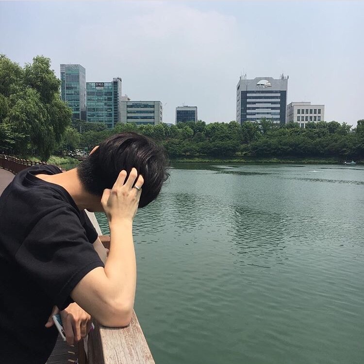 利俊鸿时