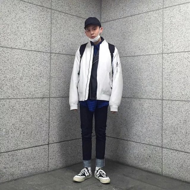 卫成生莺