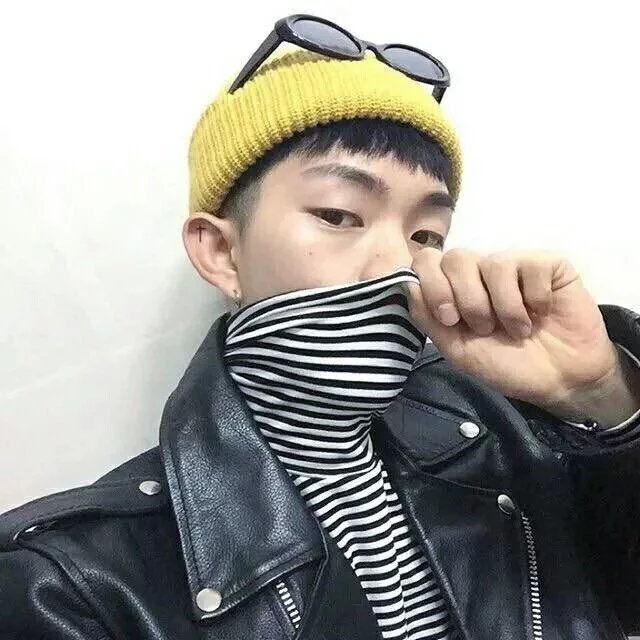 鲁凝璧健
